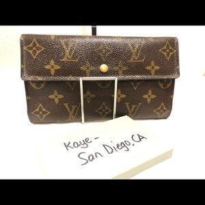 Sarah International Wallet - authentic